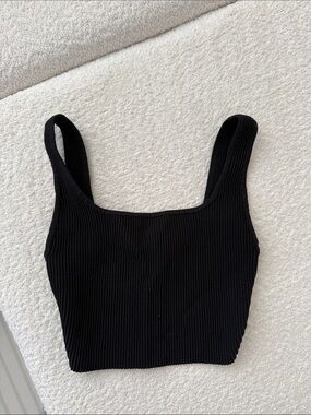 Babaton Black Ribbed Square-Neck Crop Tank